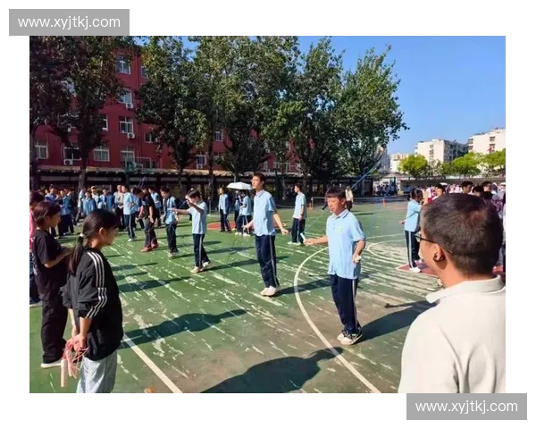 校园足球竞技风云学子拼搏赛场展现青春风采